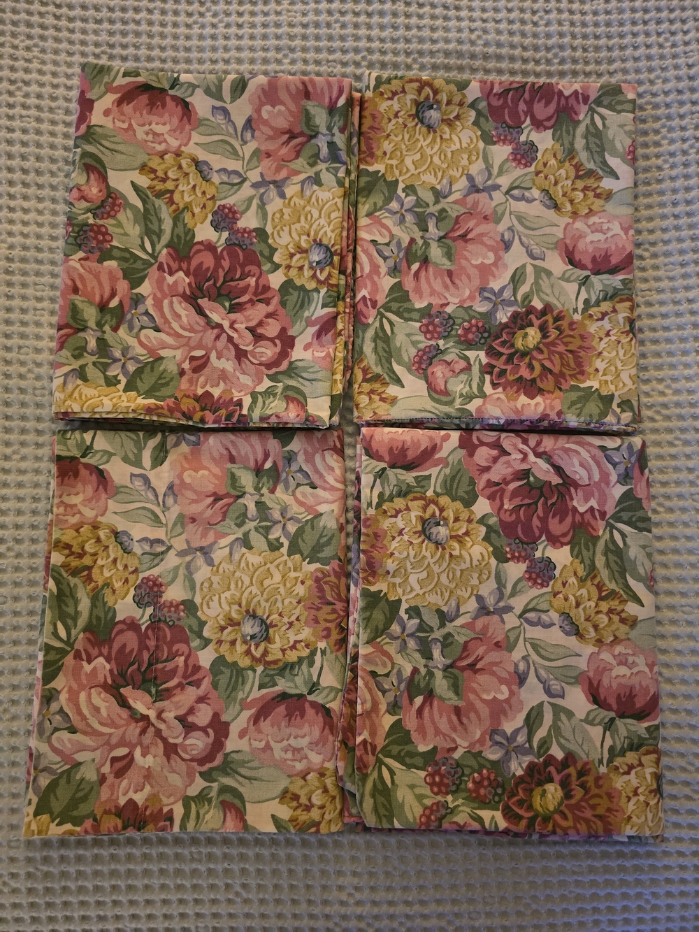 Vintage Fieldcrest Perfection Percale Cottage Floral Pillowcases  31"x 20"